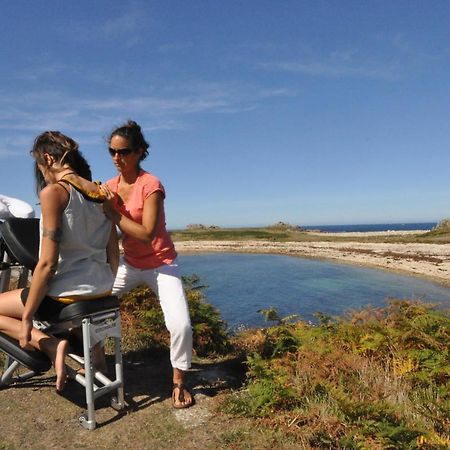 Roulotte Gites O Bien-Etre Massage Spa Sejour Bien-Etre En Hebergement Insolite Roulotte Karantez Ou En Gites Melon Ou Yock A 800 M Des Plages Maison D'Hote Drogou Porspoder Exterior photo