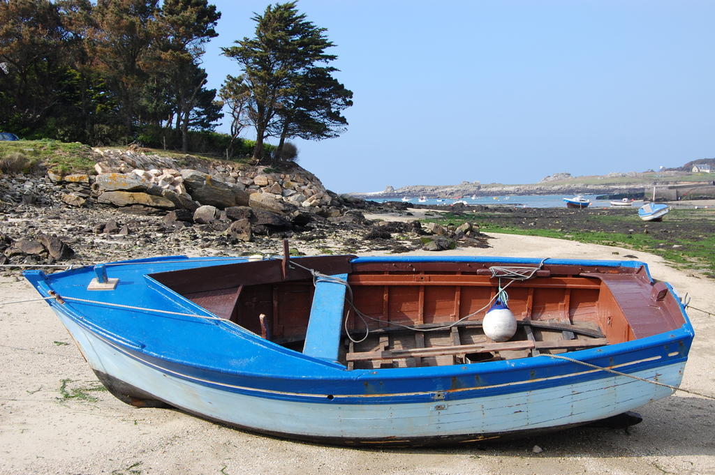 Roulotte Gites O Bien-Etre Massage Spa Sejour Bien-Etre En Hebergement Insolite Roulotte Karantez Ou En Gites Melon Ou Yock A 800 M Des Plages Maison D'Hote Drogou Porspoder Exterior photo